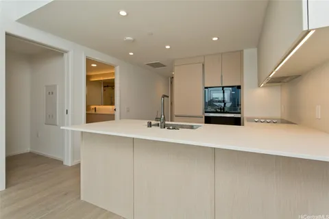 $960,000 | 333 Ward Avenue, Unit 1607, Honolulu, HI 96814