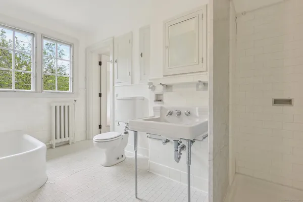 $1,200,000 | 1056 Whitney Avenue, Hamden, CT 06517