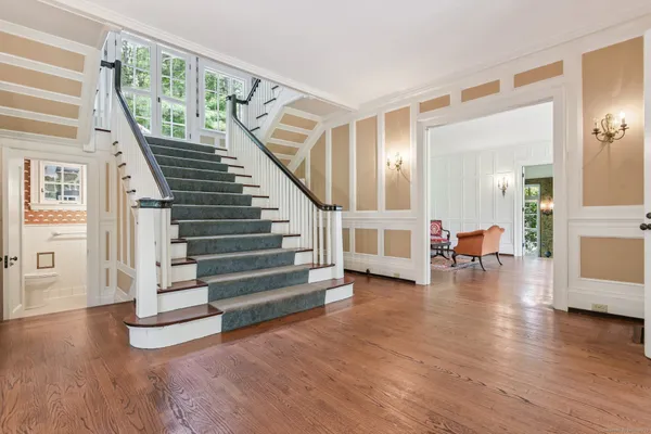 $1,200,000 | 1056 Whitney Avenue, Hamden, CT 06517