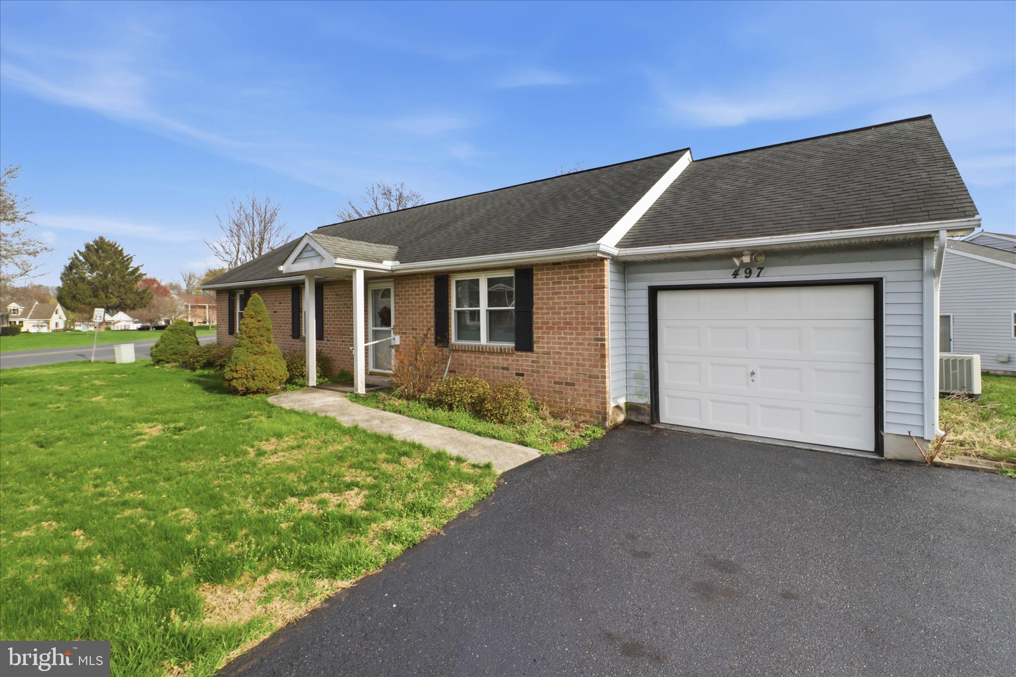 497 Crosswinds Drive Lititz, PA 17543 - Photo 3 of 37