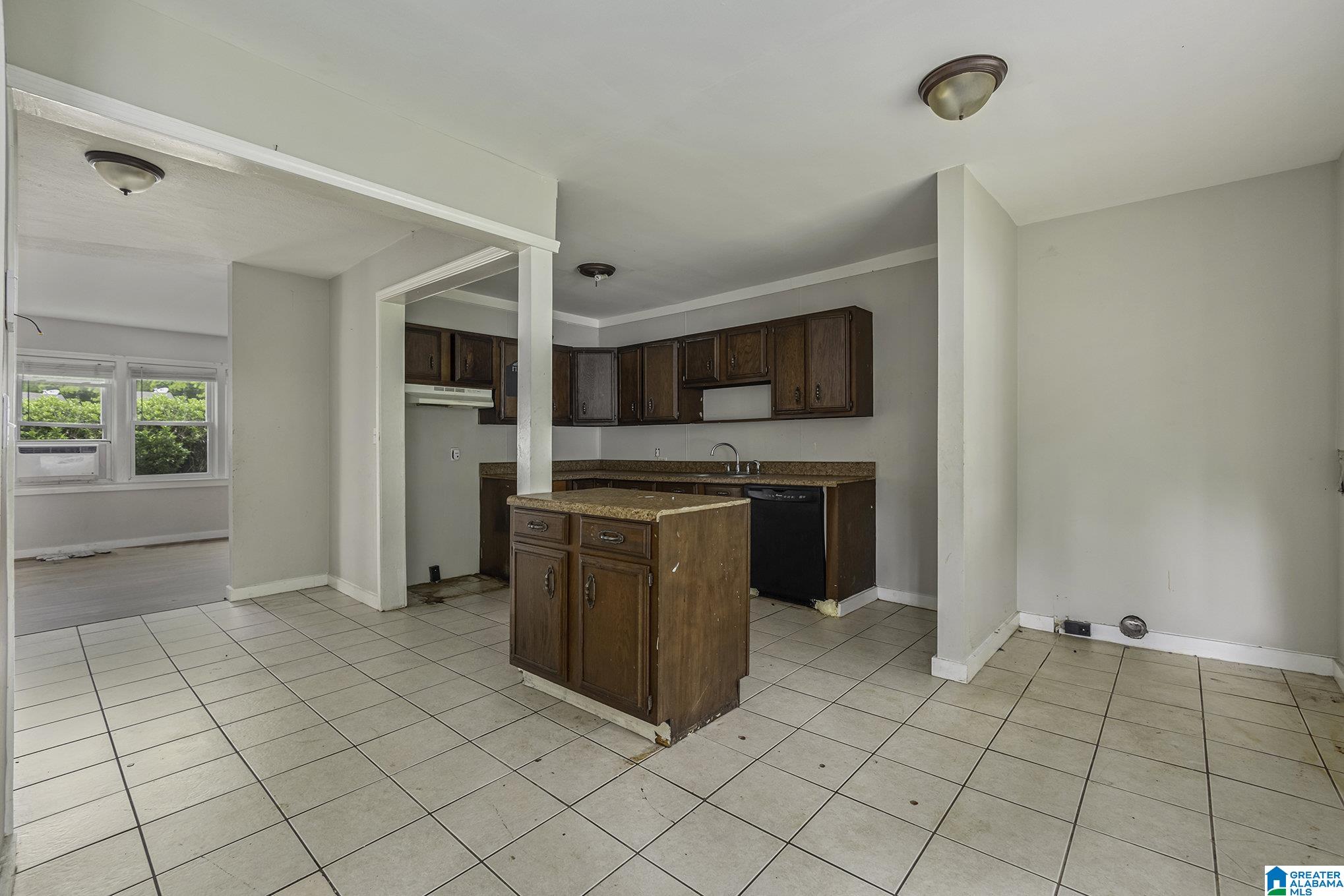 118 Woodward Road Birmingham, AL 35228 - Photo 4 of 16