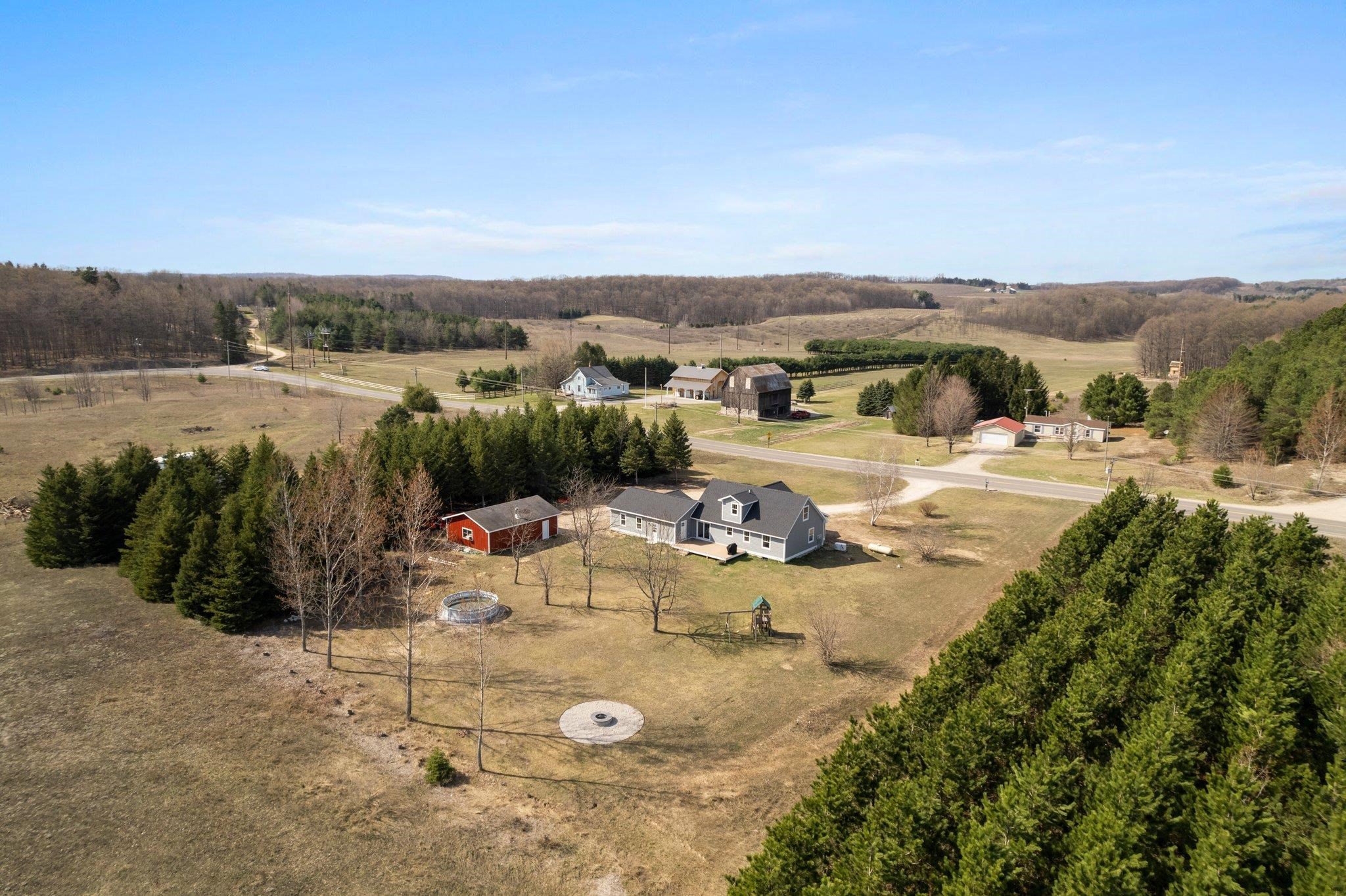 8690 East Erdt Road Suttons Bay, MI 49682 - Photo 51 of 63 1910042-50.JPG
