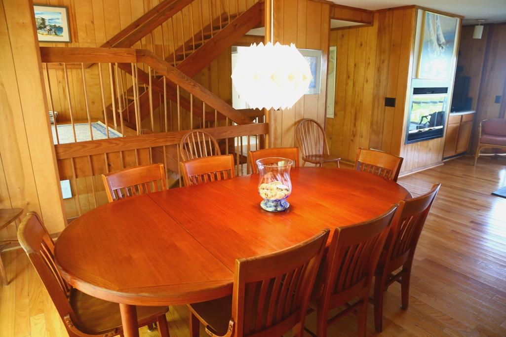 3530 Yacht Club Road Edisto Beach, SC 29438 - Photo 7 of 22 Dining area