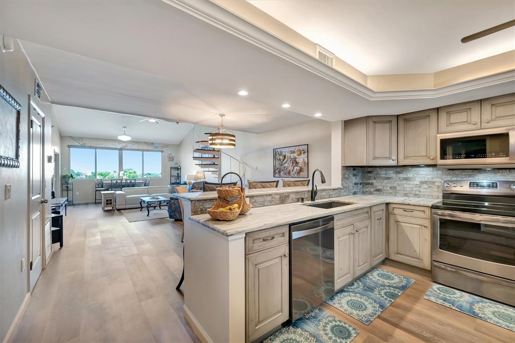 9604 Cortez Road West, Unit 436 Bradenton, FL 34210 - Photo 5 of 79