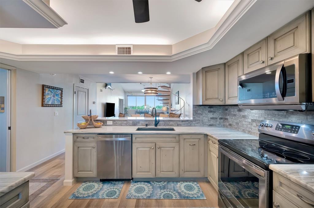 9604 Cortez Road West, Unit 436 Bradenton, FL 34210 - Photo 10 of 79