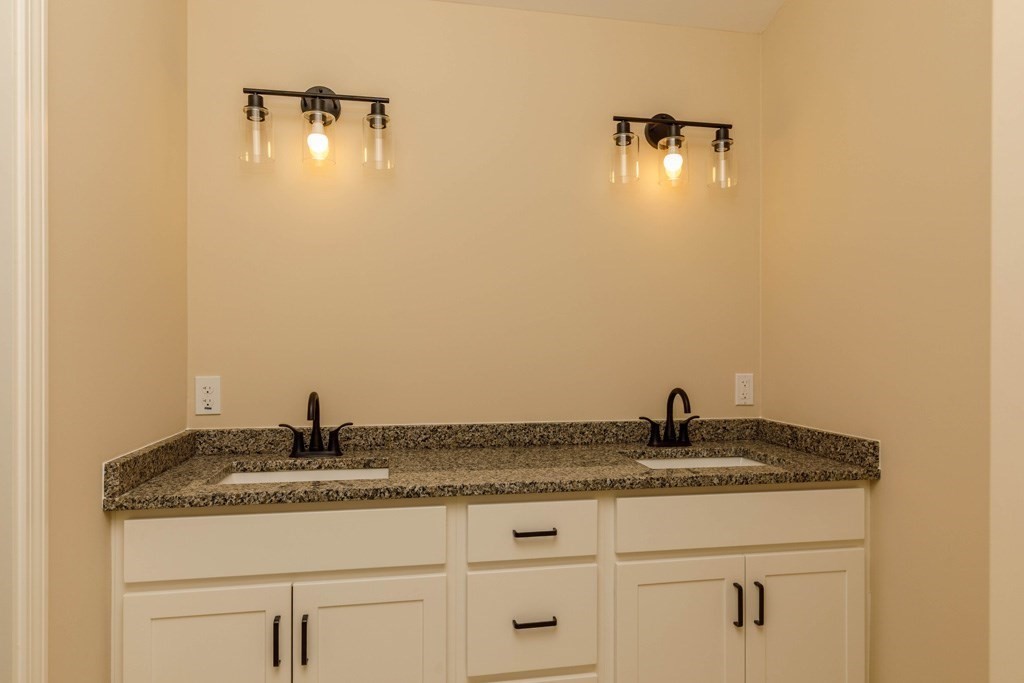 580 Highland Avenue Phillipston, MA 01331 - Photo 10 of 19