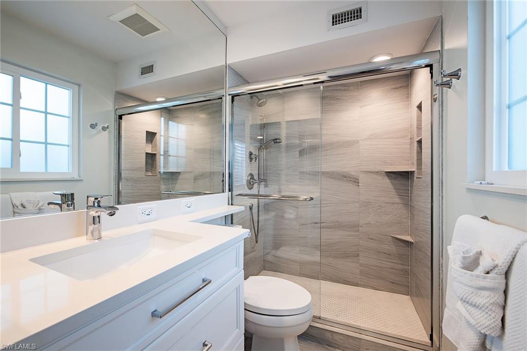 705 Neapolitan Way, Unit 705 Naples, FL 34103 - Photo 10 of 12 Gallery Image 10