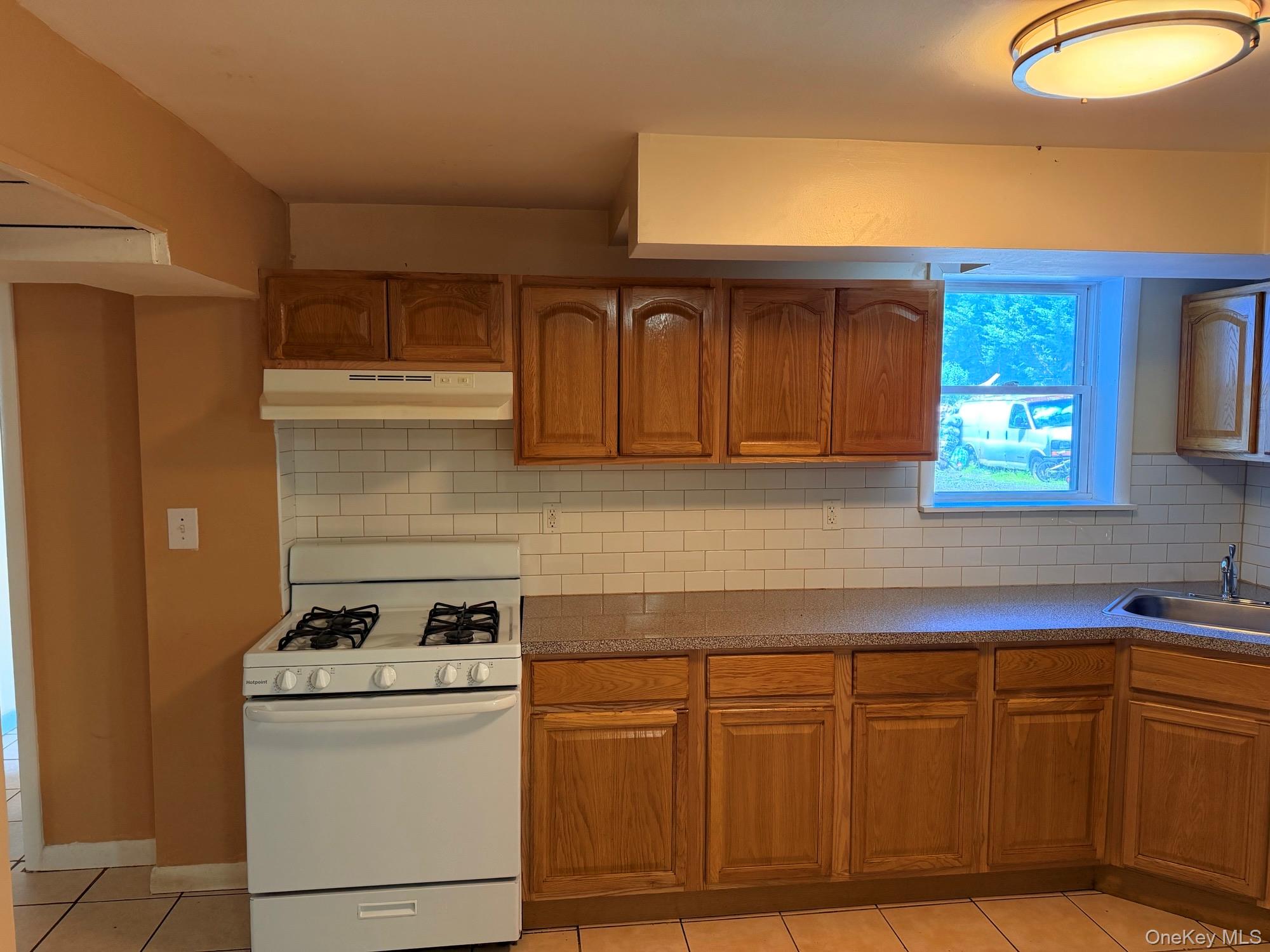 188 Spring Street, Unit 4 Ossining, NY 10562 - Photo 5 of 16