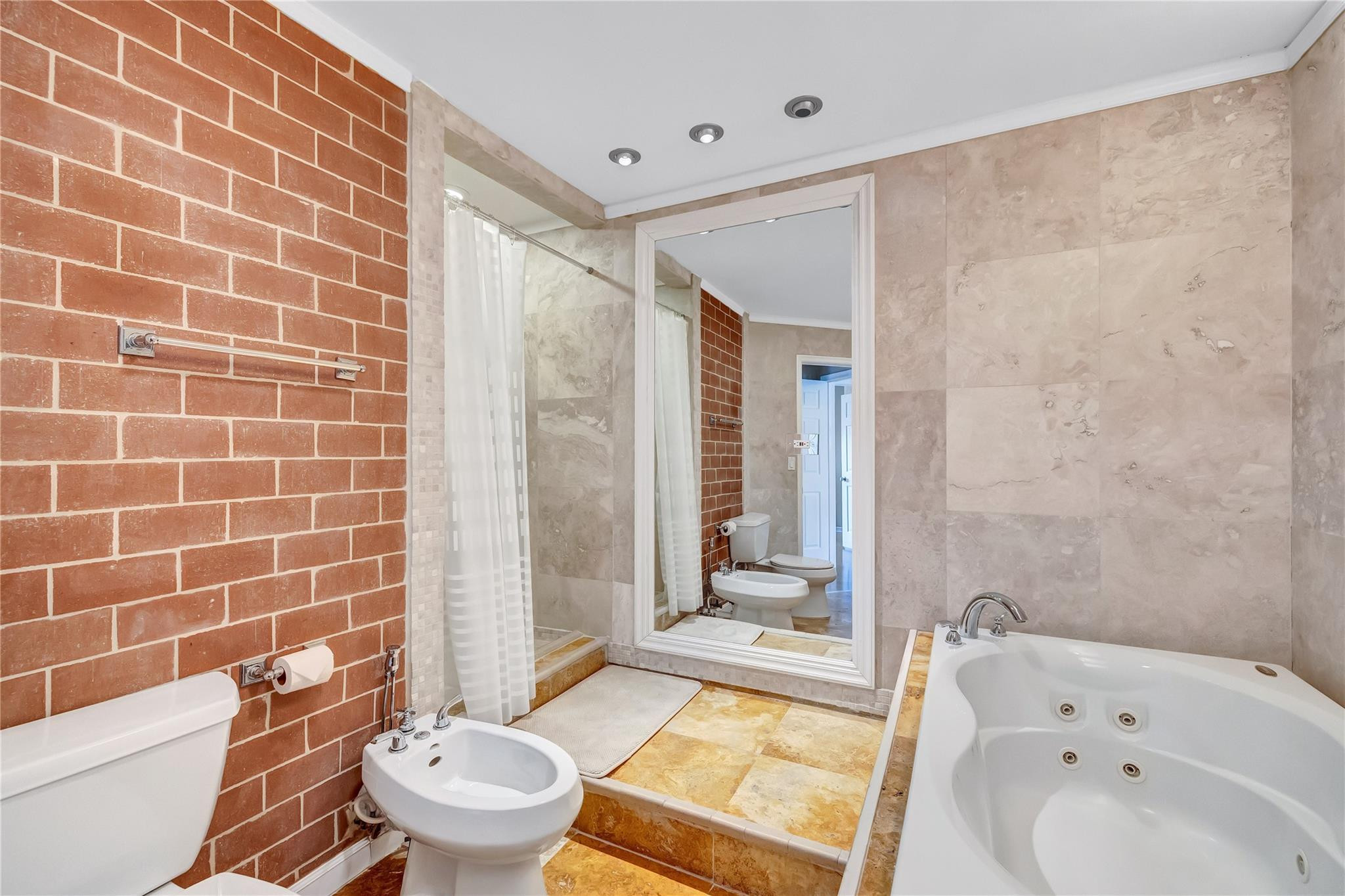 20950 Vía Azalea, Unit 3 Boca Raton, FL 33428 - Photo 22 of 38 Photo 23