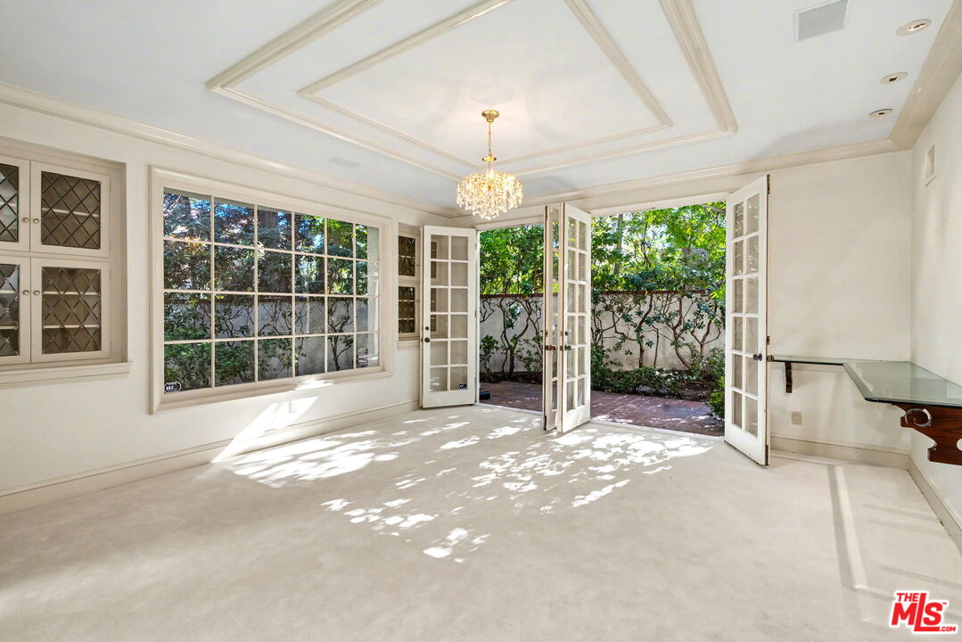 12386 Ridge Circle Los Angeles, CA 90049 - Photo 37 of 65
