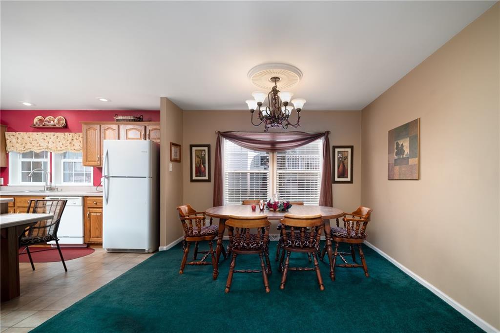 628 Deana Way Rochester, PA 15074 - Photo 7 of 25