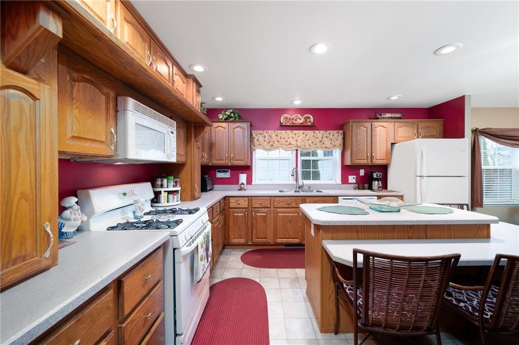 628 Deana Way Rochester, PA 15074 - Photo 9 of 25