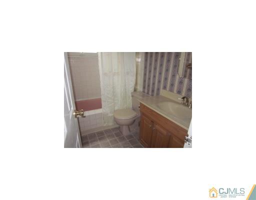 41 Albemarle Road Colonia, NJ 07067 - Photo 9 of 9