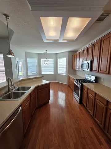 $2,595 | 6169 Mitchell Court, League City, TX 77573