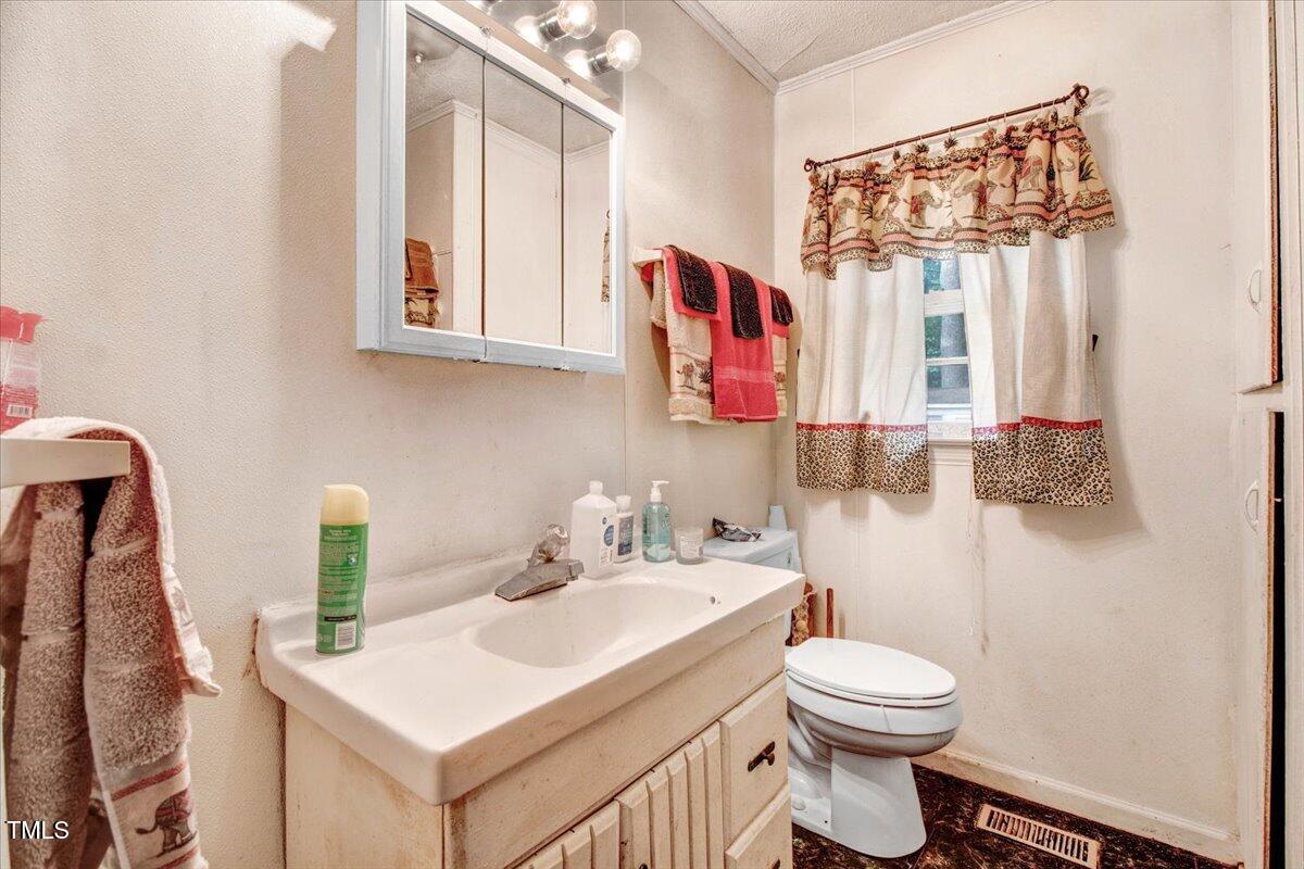 320 Dead End Road Enfield, NC 27823 - Photo 11 of 27 20-320 Dead End Rd-30