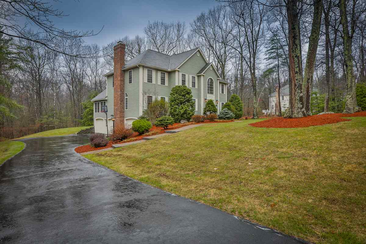 31 Nottingham Road Windham, NH 03087 - Photo 1 of 39 Gallery Image 1