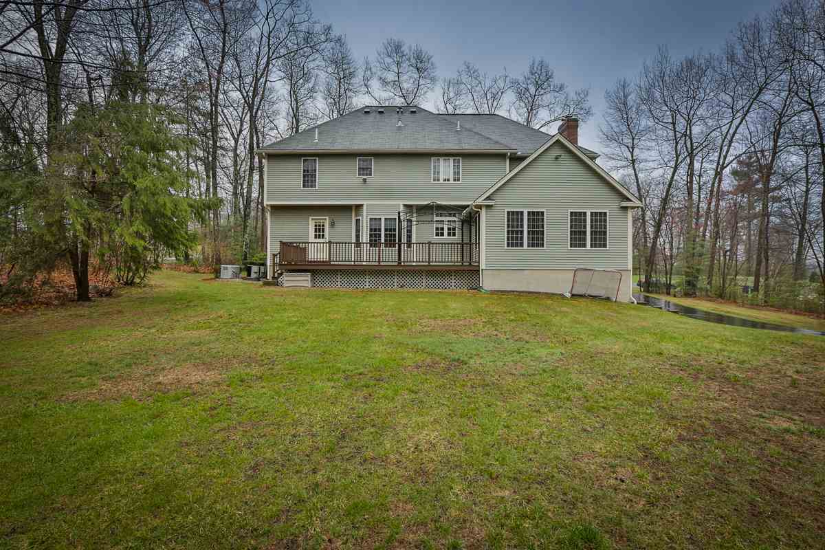 31 Nottingham Road Windham, NH 03087 - Photo 4 of 39 Gallery Image 4