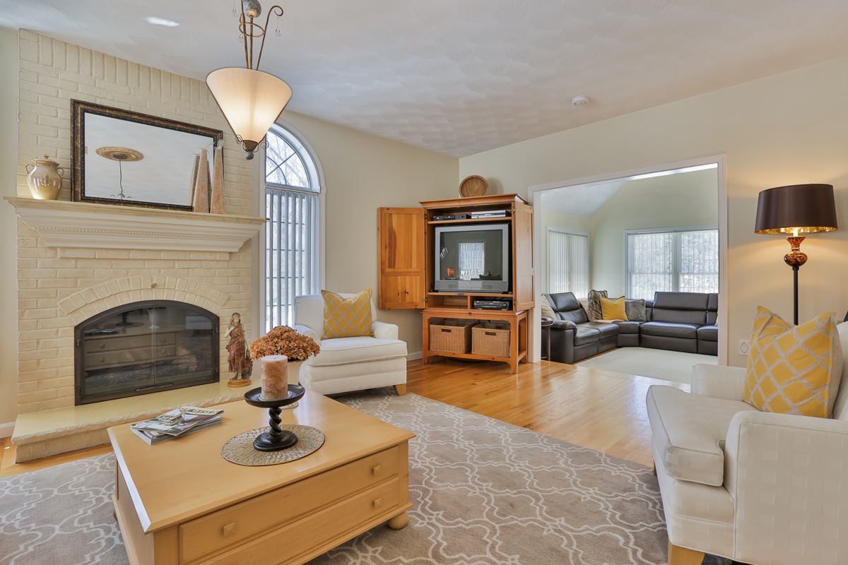31 Nottingham Road Windham, NH 03087 - Photo 9 of 39 Gallery Image 9