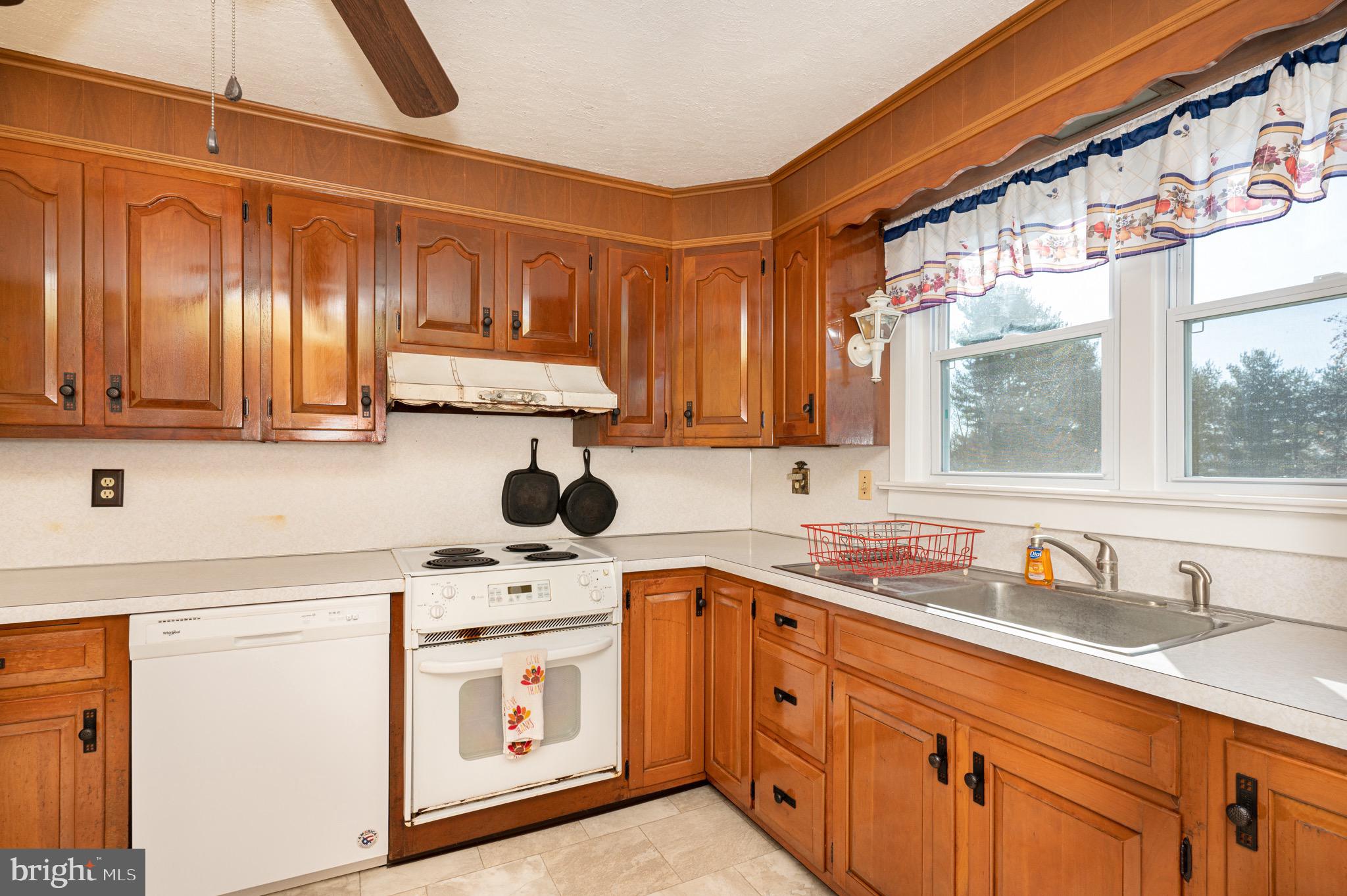 254 Ridge Road Spring City, PA 19475 - Photo 10 of 47