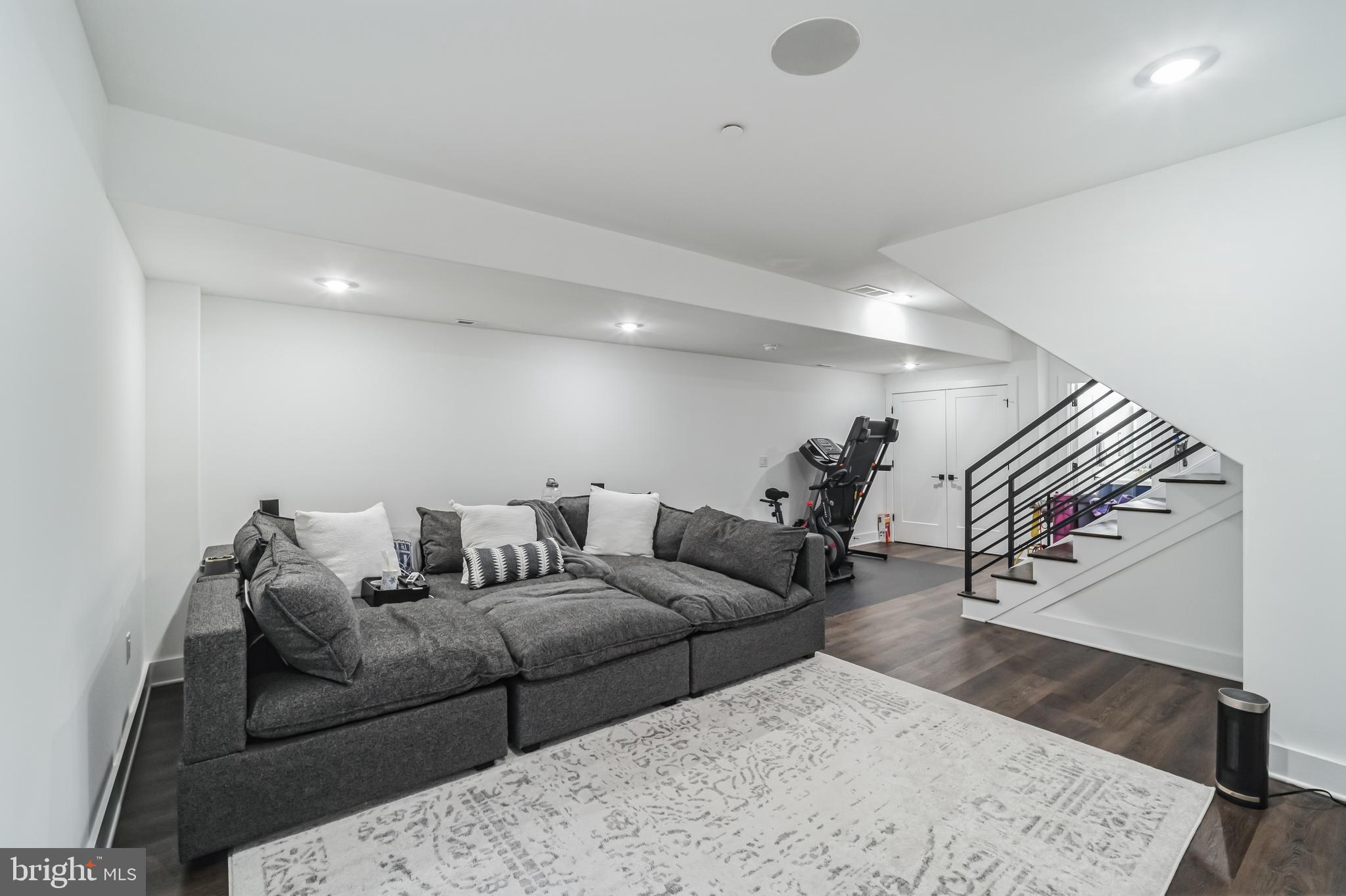 95 Montana Street Philadelphia, PA 19119 - Photo 11 of 40