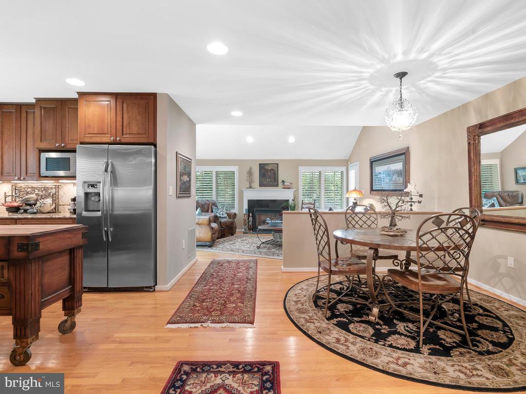 1423 Belcastle Court Reston, VA 20194 - Photo 12 of 49 Breakfast roomo ff Kitchen