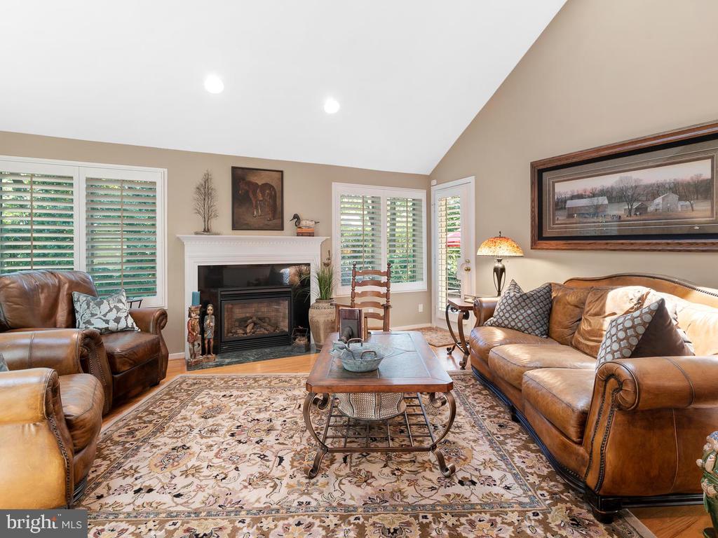 1423 Belcastle Court Reston, VA 20194 - Photo 21 of 49 Warm inviting Family room