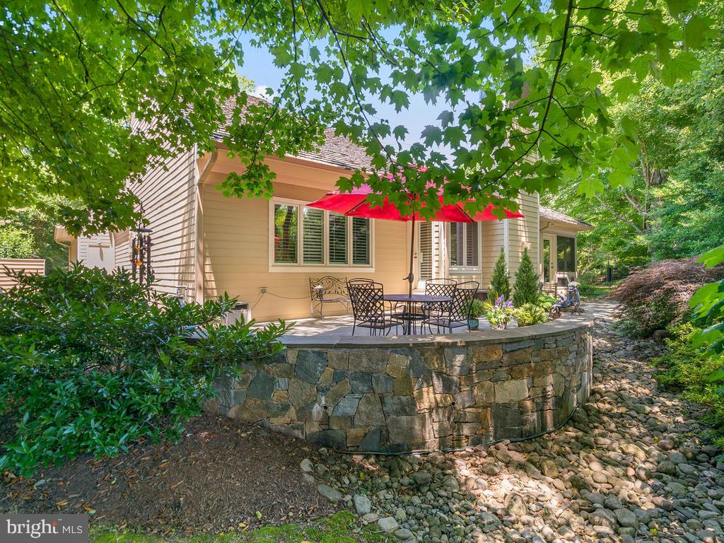 1423 Belcastle Court Reston, VA 20194 - Photo 26 of 49 Gallery Image 26