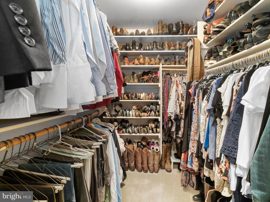 1423 Belcastle Court Reston, VA 20194 - Photo 30 of 49 Large MBRM walk-in closet