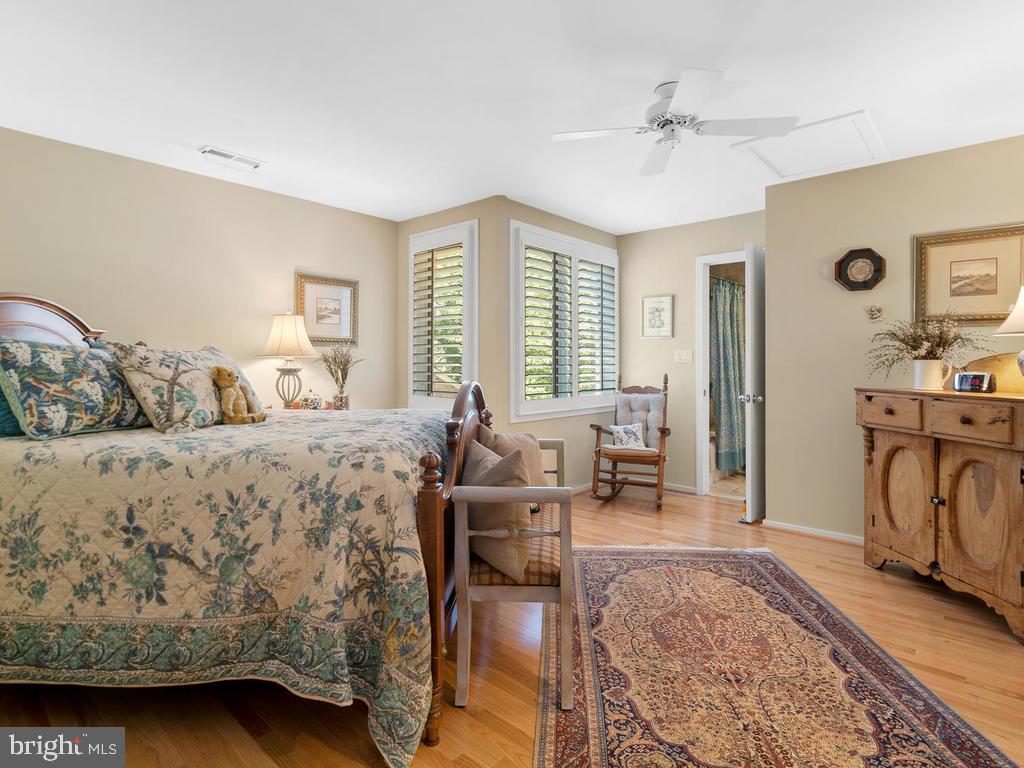 1423 Belcastle Court Reston, VA 20194 - Photo 37 of 49 UL Bedroom
