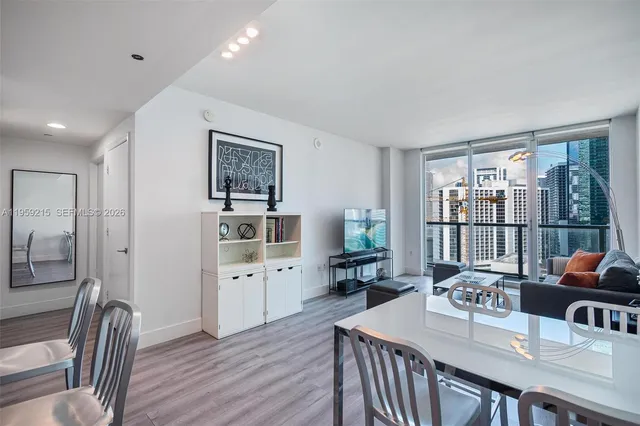 $3,500 | 500 Brickell Avenue, Unit 1903, Miami, FL 33131