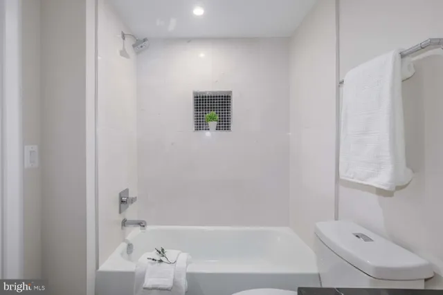 $285,000 | 1421 Spring Road Northwest, Unit C02, Washington, DC 20010