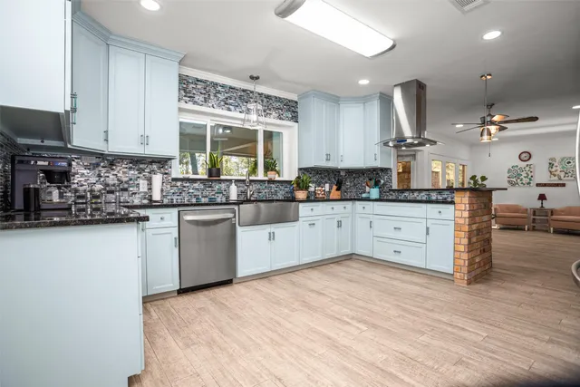 $545,900 | 308 Trailwood Drive, Crockett, TX 75835