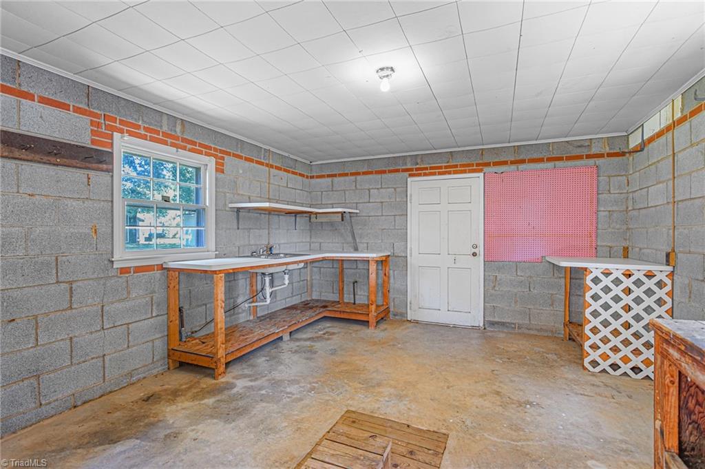 1519 Rankin Road Greensboro, NC 27405 - Photo 29 of 32 Workshop/Pump House