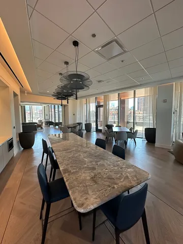 $2,700 | 350 North Canal Street, Unit 1610, Chicago, IL 60606