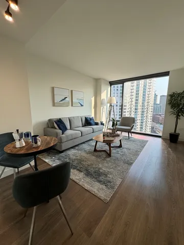 $2,700 | 350 North Canal Street, Unit 1610, Chicago, IL 60606