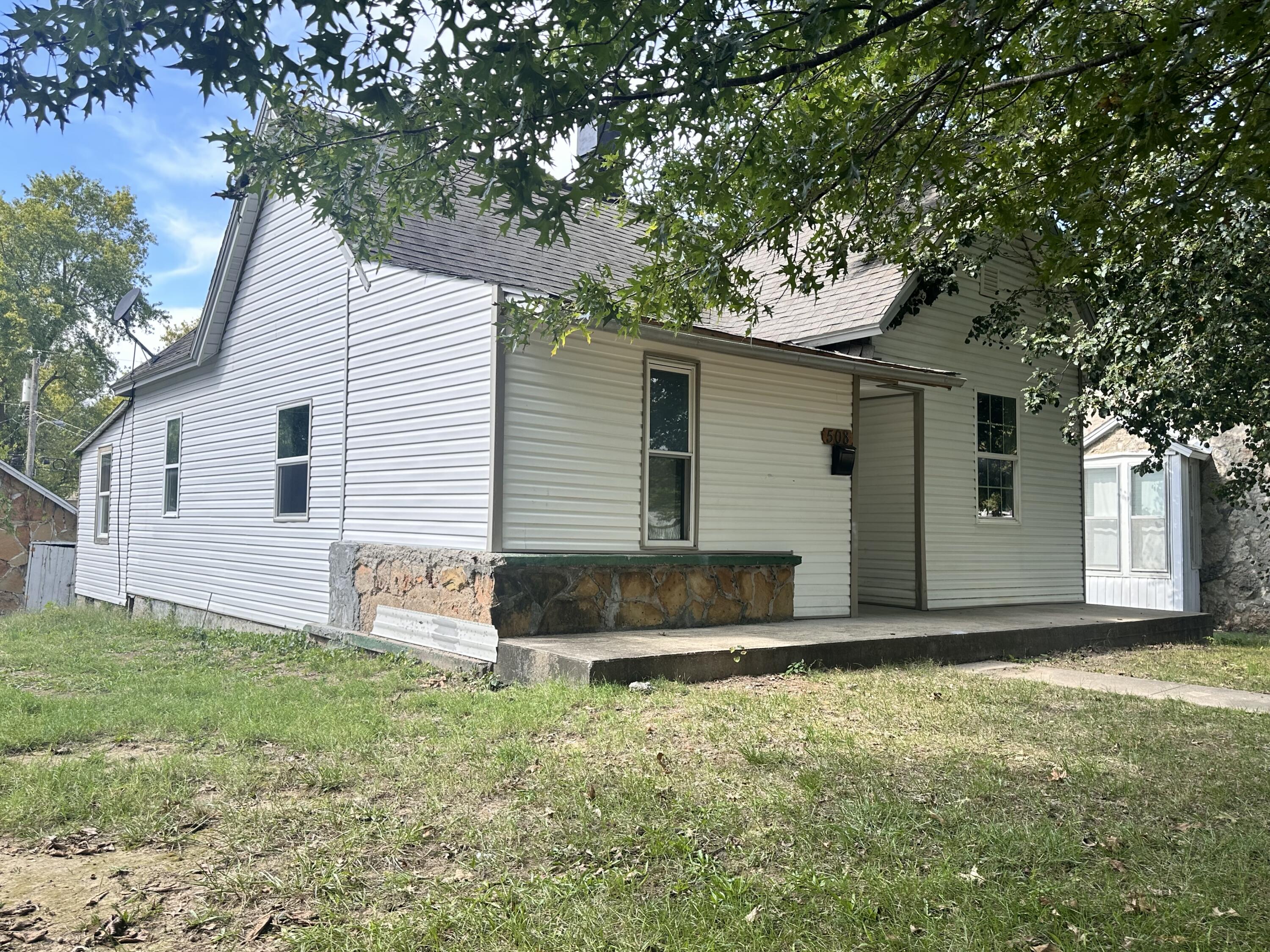 508 3rd Street Monett, MO 65708 - Photo 1 of 1 IMG_0676