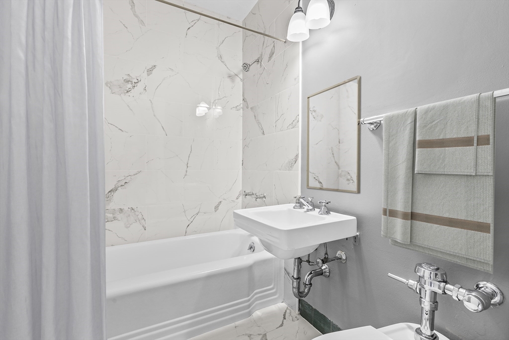 140 Chestnut Street, Unit 619 Springfield, MA 01103 - Photo 8 of 10