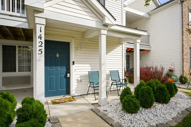 $175,000 | 1425 McClure Road, Unit 1425, Aurora, IL 60505
