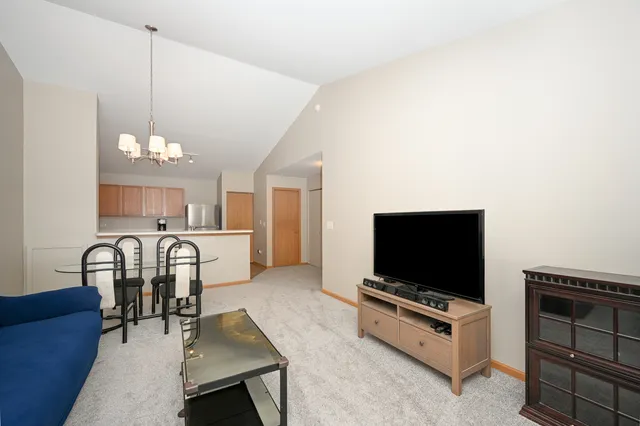 $175,000 | 1425 McClure Road, Unit 1425, Aurora, IL 60505