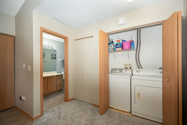 $175,000 | 1425 McClure Road, Unit 1425, Aurora, IL 60505