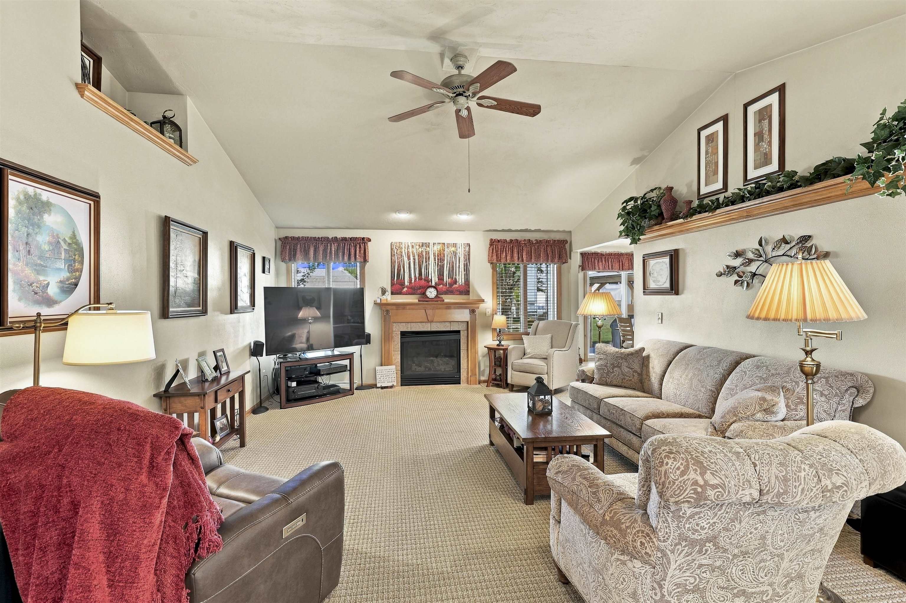 1394 West Mason Ridge Court Appleton, WI 54914 - Photo 10 of 40 Gallery Image 10