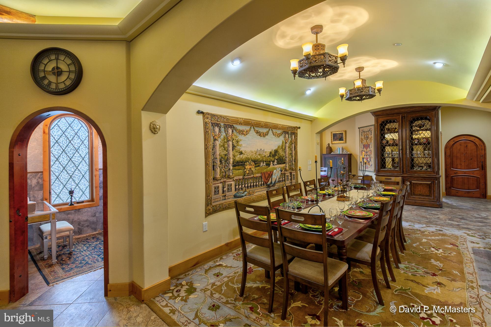 200 Meander Way Shepherdstown, WV 25443 - Photo 22 of 104 Dining room. Note architectural detail.
