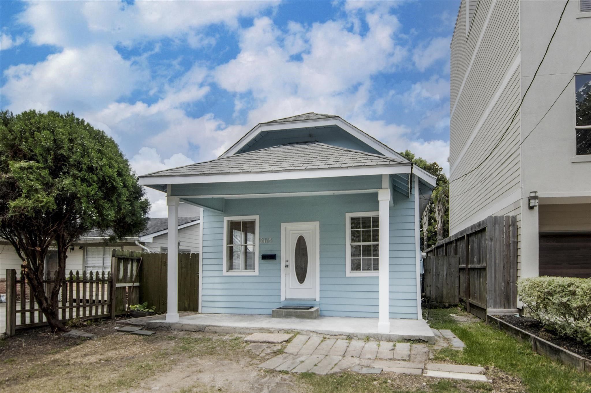 2115 Radcliffe Street Houston, TX 77007 - Photo 1 of 15