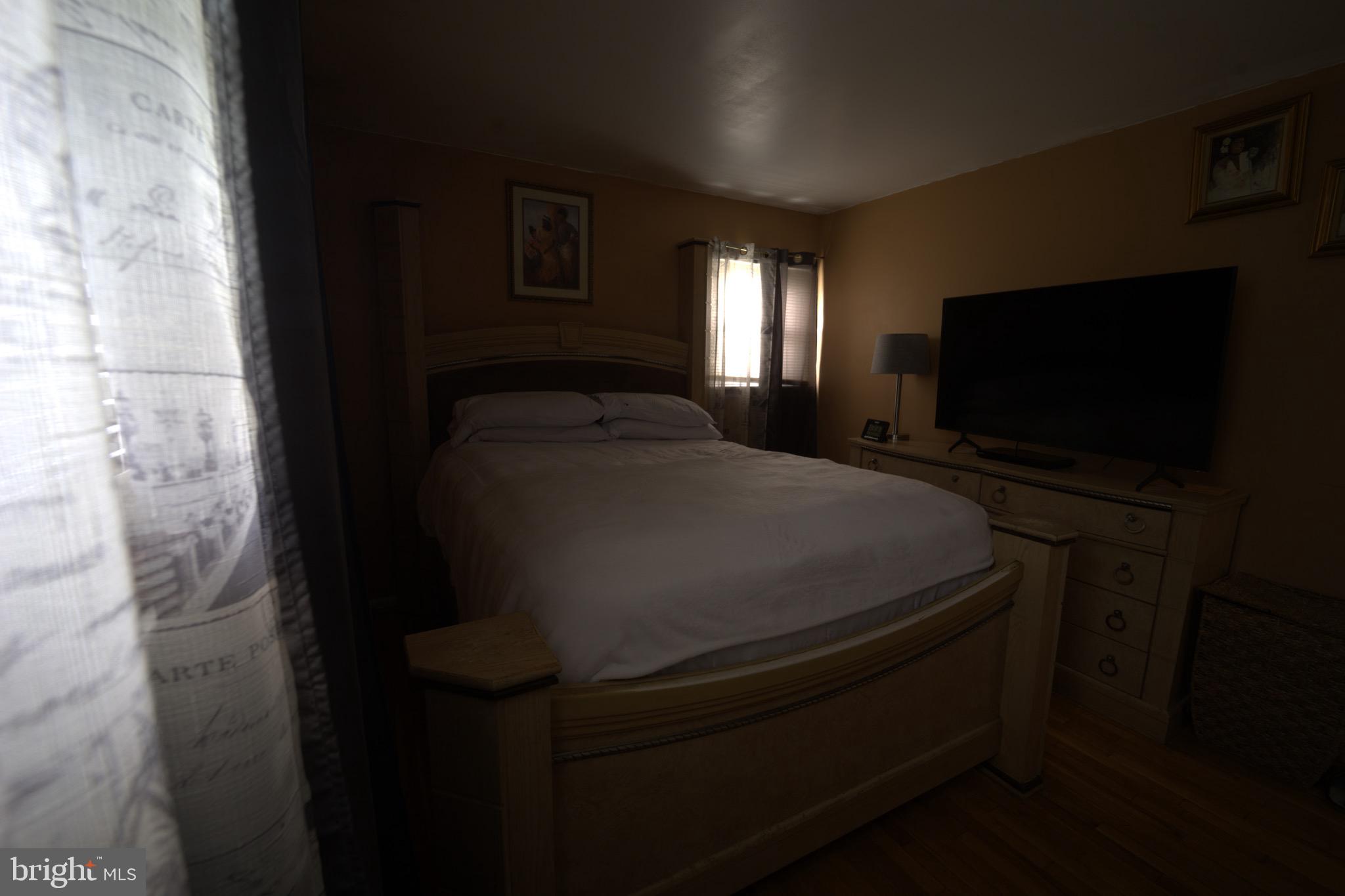 327 Holly Manor Road Catonsville, MD 21228 - Photo 10 of 26 Gallery Image 10