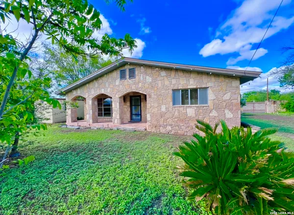 $160,000 | 202 West Veltman Street, Brackettville, TX 78832