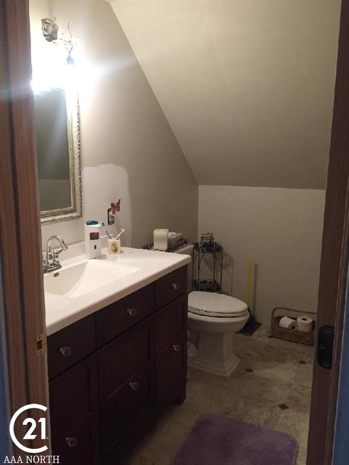 4647 Knoll Road Capac, MI 48014 - Photo 9 of 16 31296323-8.JPG
