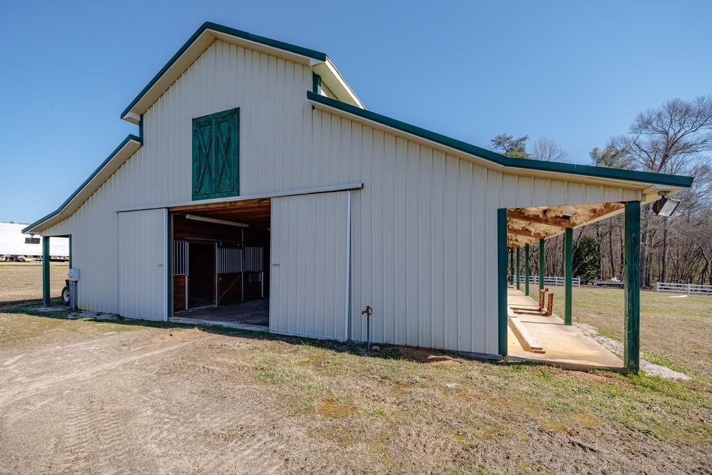 2320 Hardman Road Clarkesville, GA 30523 - Photo 22 of 53 a house with a outdoor space