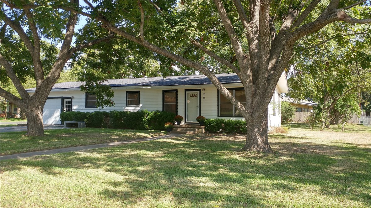 701 West 11th Street Elgin, TX 78621 - Photo 1 of 1 Gallery Image 1