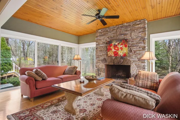 $919,000 | 6515 Clearbrook Drive, Saugatuck, MI 49453