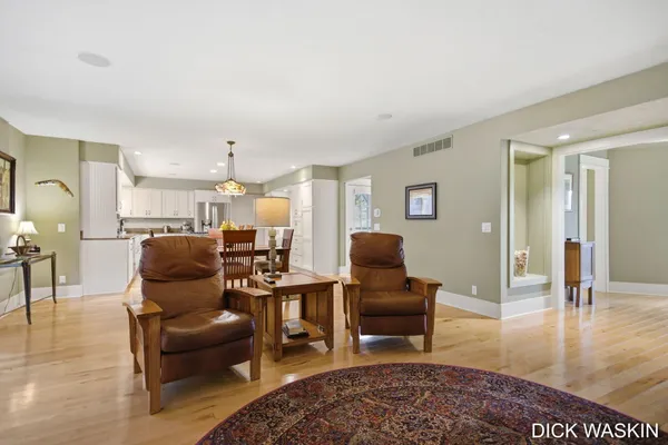 $919,000 | 6515 Clearbrook Drive, Saugatuck, MI 49453